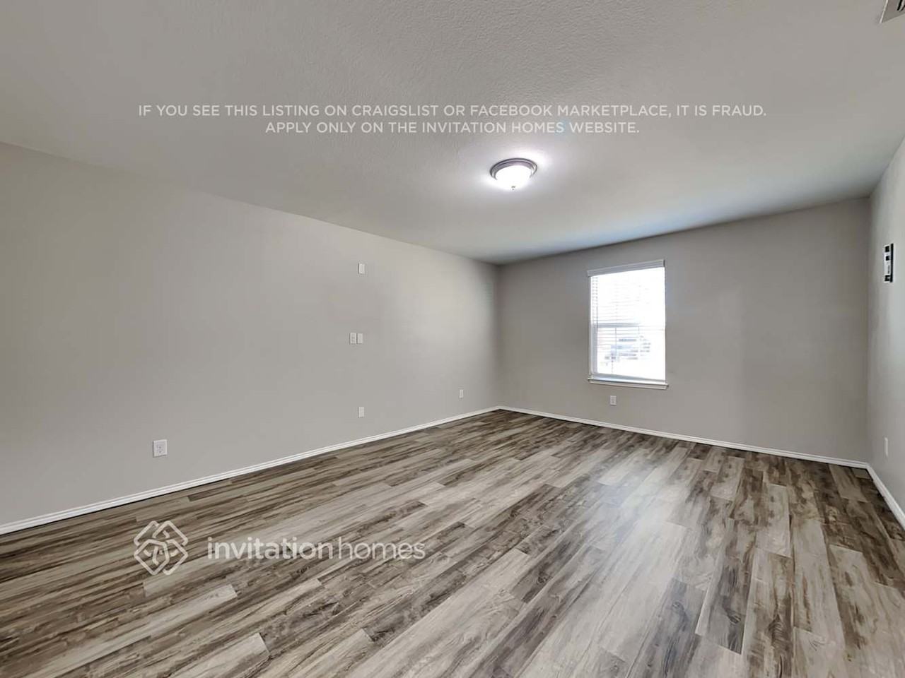 1717 Gayla Creek Dr - Photo 5 of 18