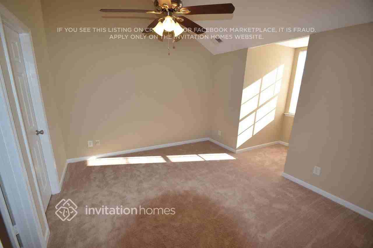 4726 Eastwycke Place Dr - Photo 3 of 6