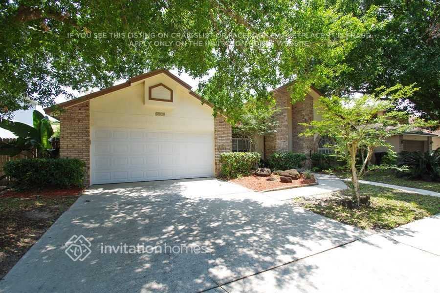 1279 Wyndham Pine Dr - Photo 2 of 7