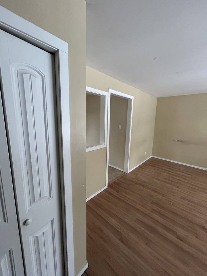 330 Avenue S S #A - Photo 3 of 17