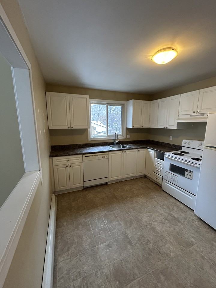 330 Avenue S S #A - Photo 6 of 17