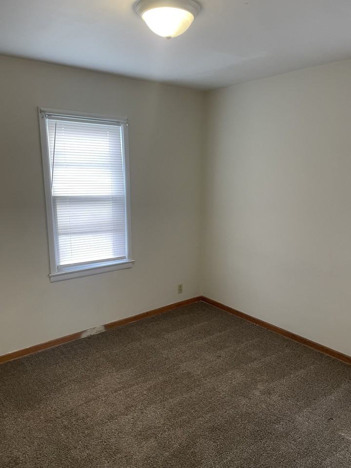 918 S San Pablo Ln #1 - Photo 7 of 8