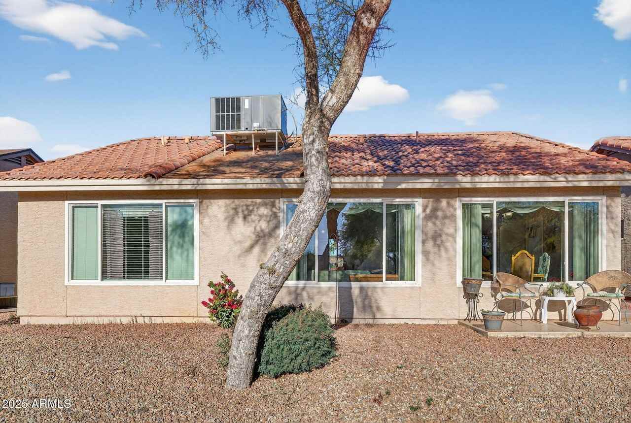 1831 E Lindrick Dr - Photo 7 of 50