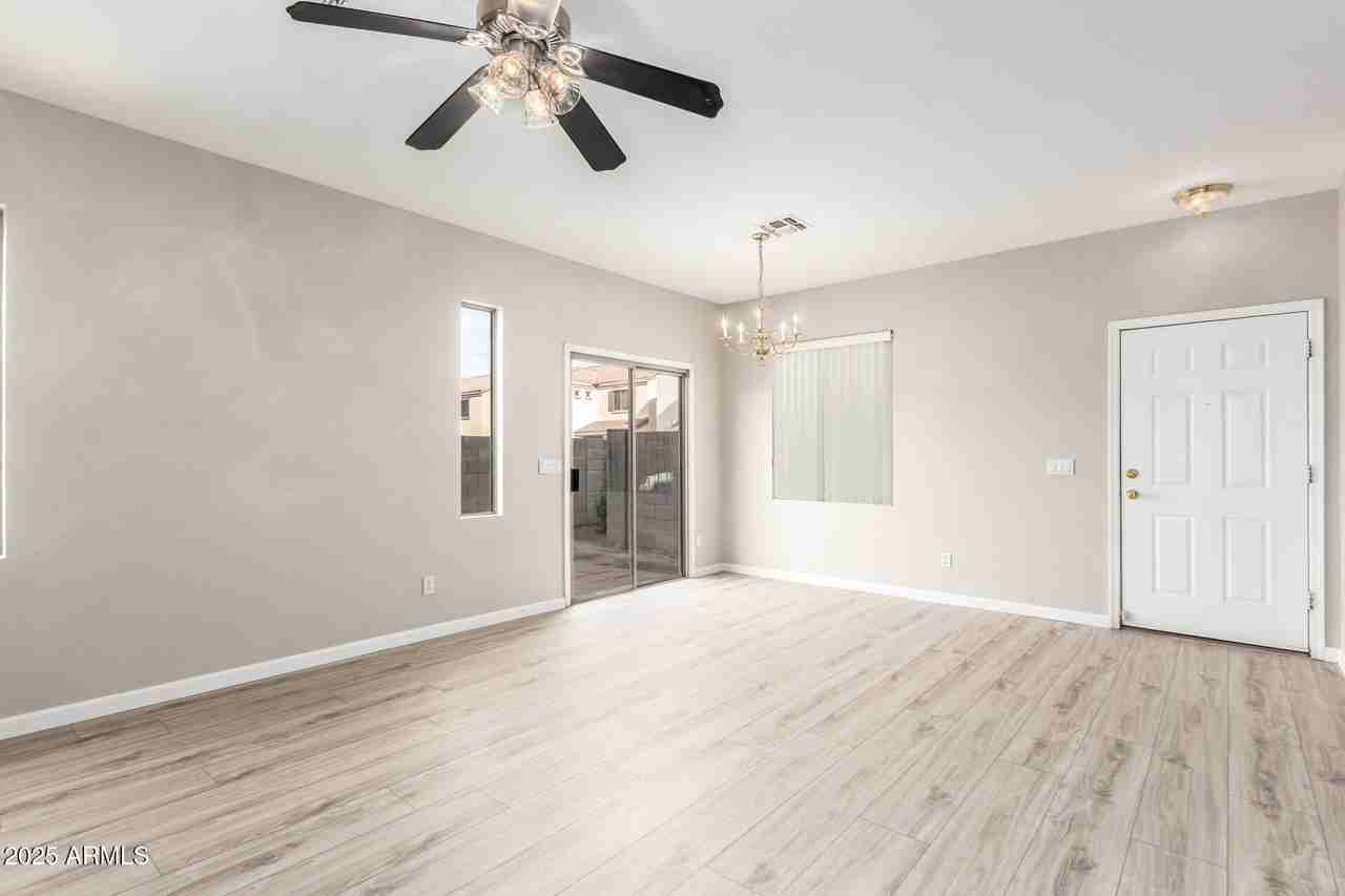 7503 S 14th St - Photo 5 of 30