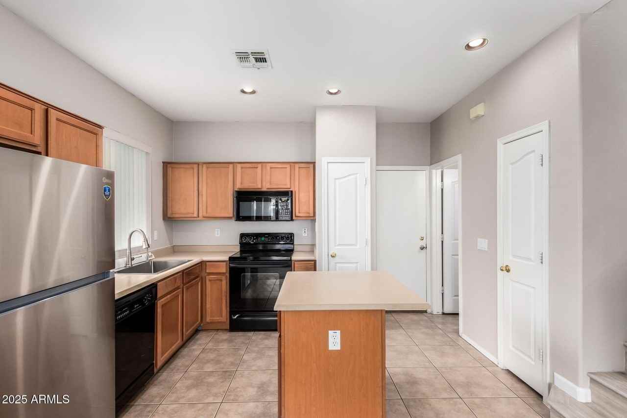 7503 S 14th St - Photo 7 of 30