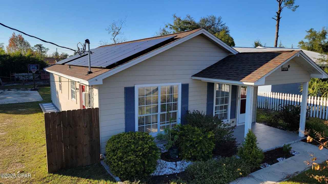 1813 Arthur Ave - Photo 2 of 26