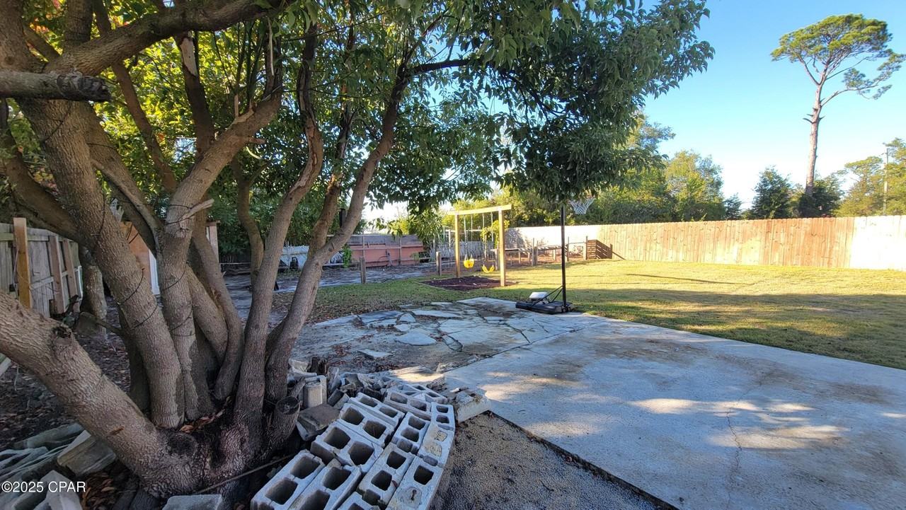 1813 Arthur Ave - Photo 5 of 26