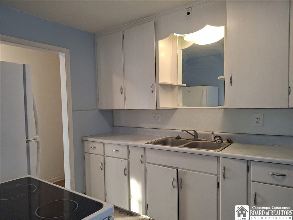 269 Delaware Ave - Photo 2 of 8