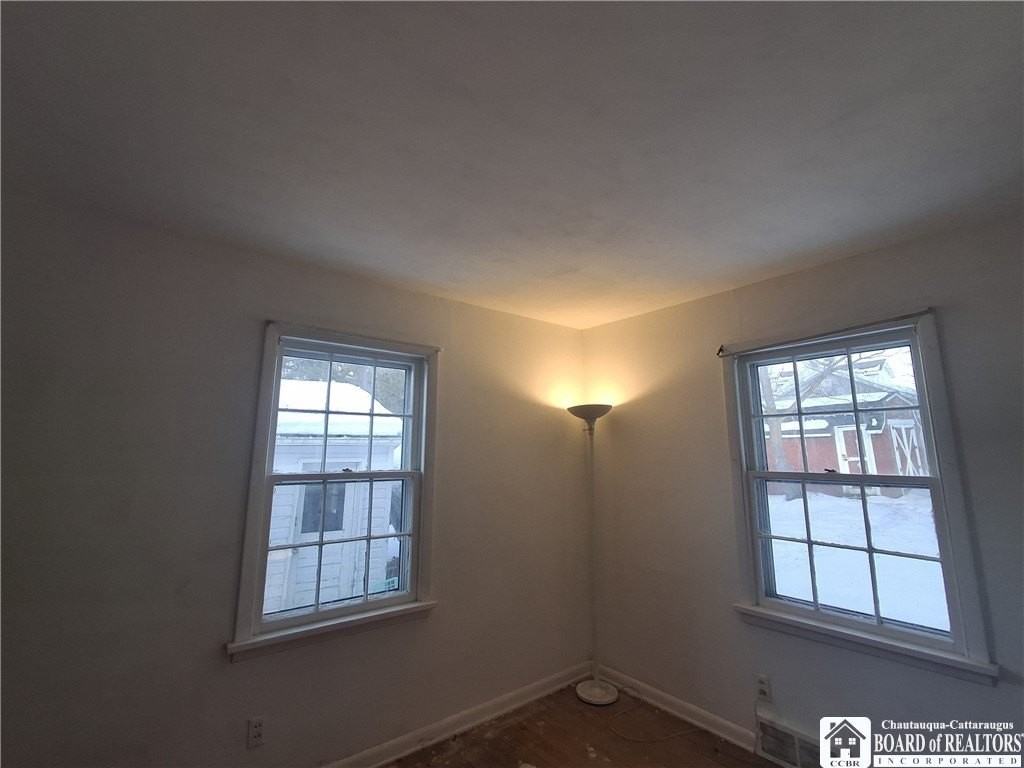 269 Delaware Ave - Photo 5 of 8