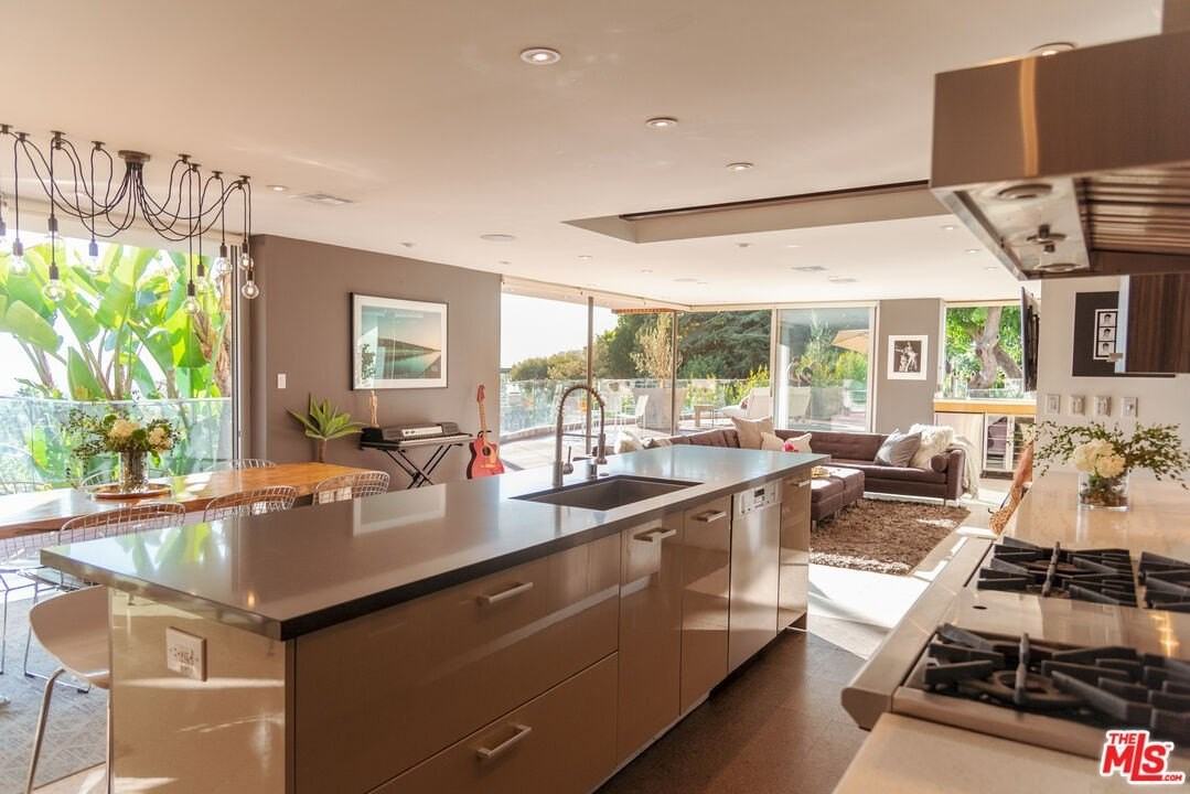 7650 Curson Ter - Photo 7 of 22