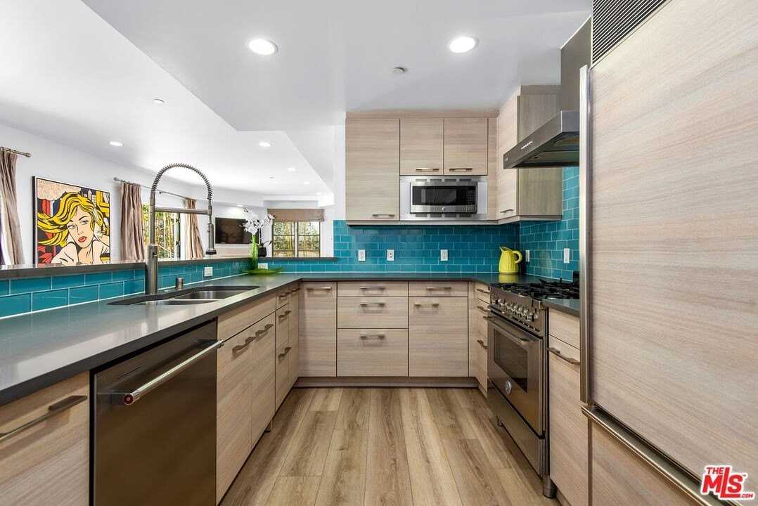 718 N Croft Ave Apt 103 #103 - Photo 3 of 18