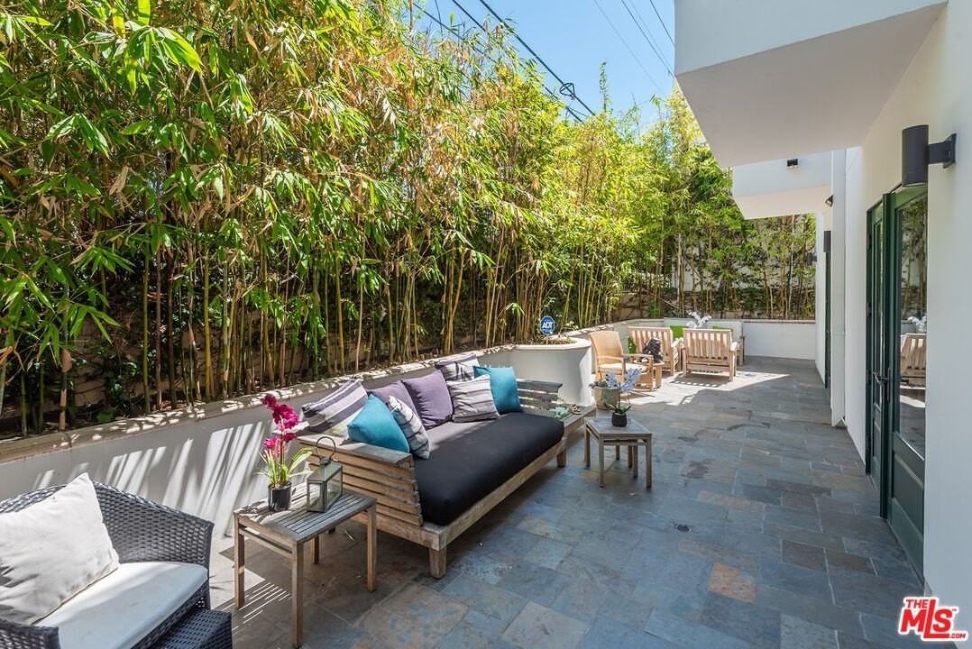 718 N Croft Ave Apt 103 #103 - Photo 7 of 18