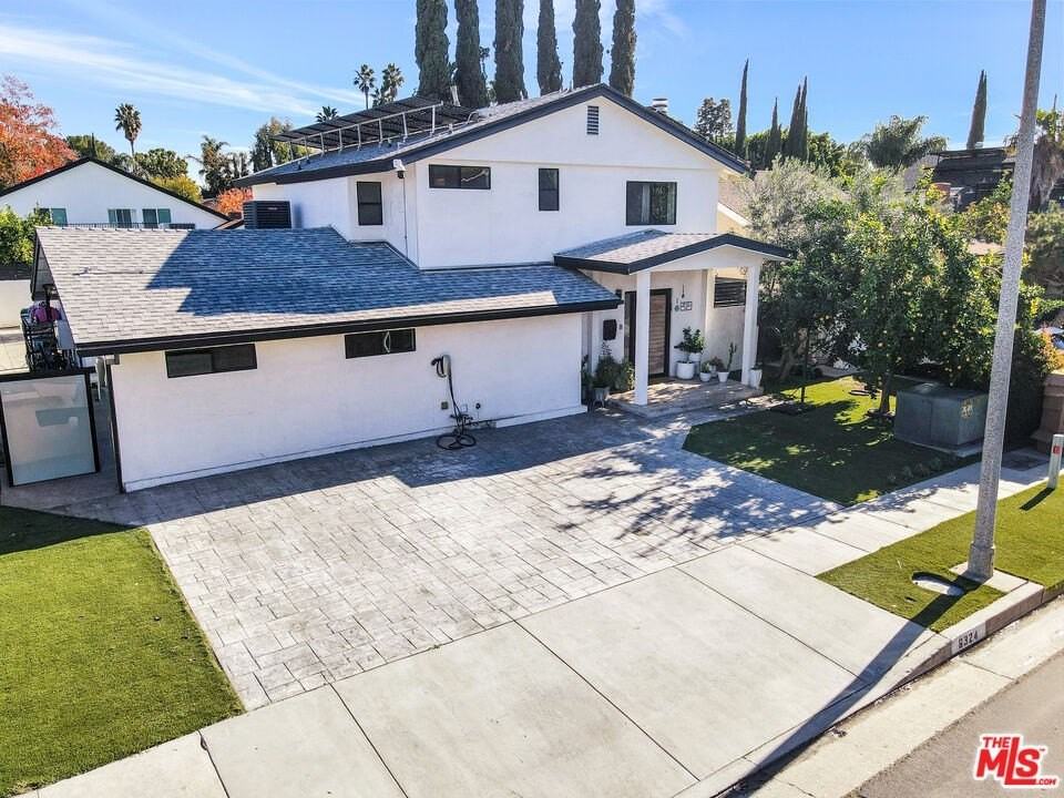 6324 Geyser Ave - Photo 4 of 50