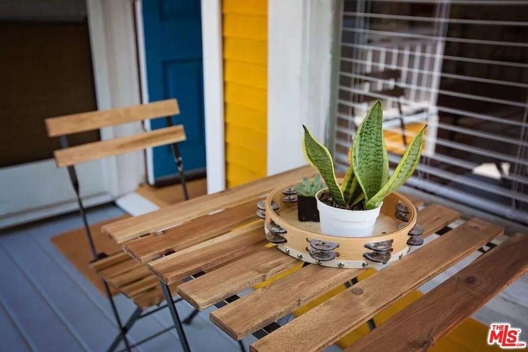 2232 Allesandro St - Photo 2 of 22