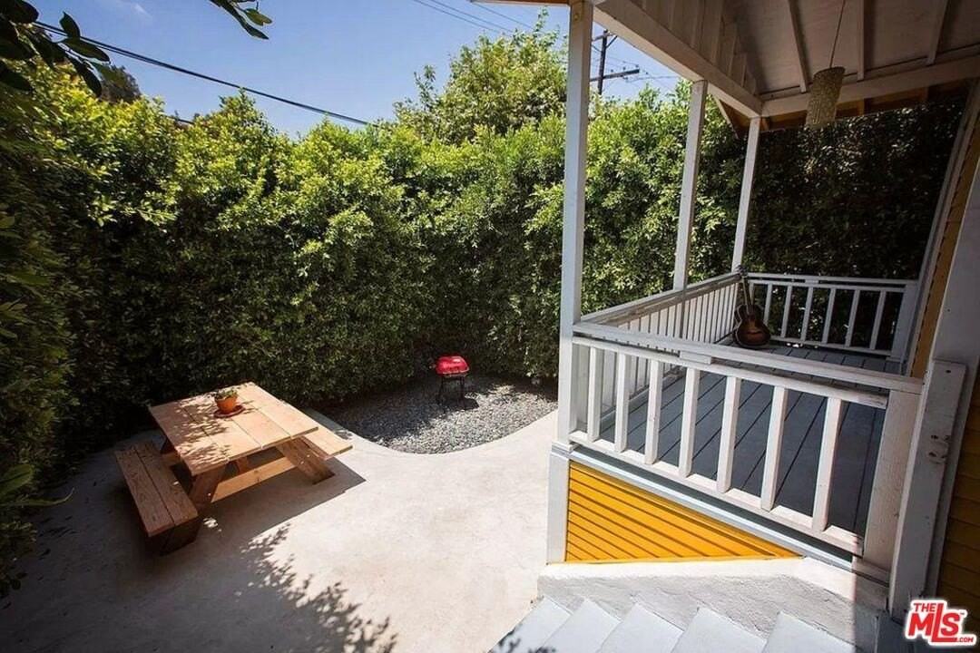 2232 Allesandro St - Photo 5 of 22