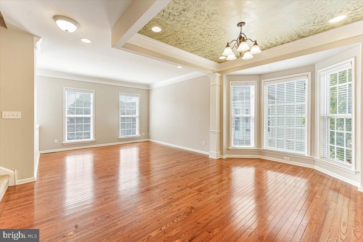 200 Hudson Dr - Photo 4 of 27