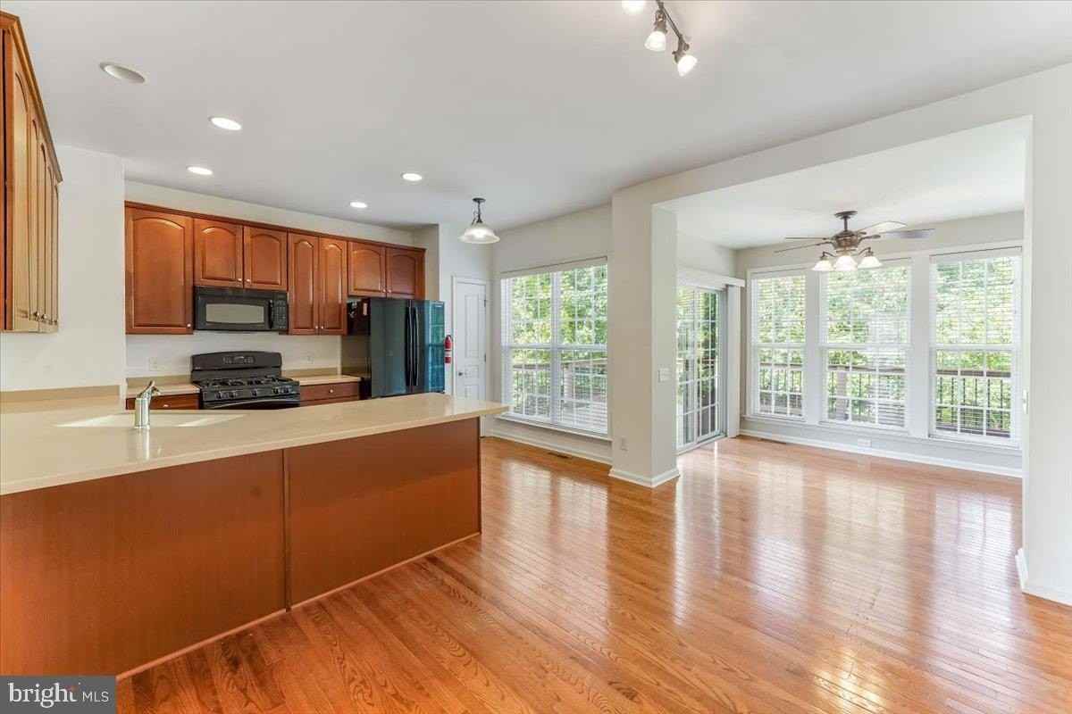 200 Hudson Dr - Photo 5 of 27