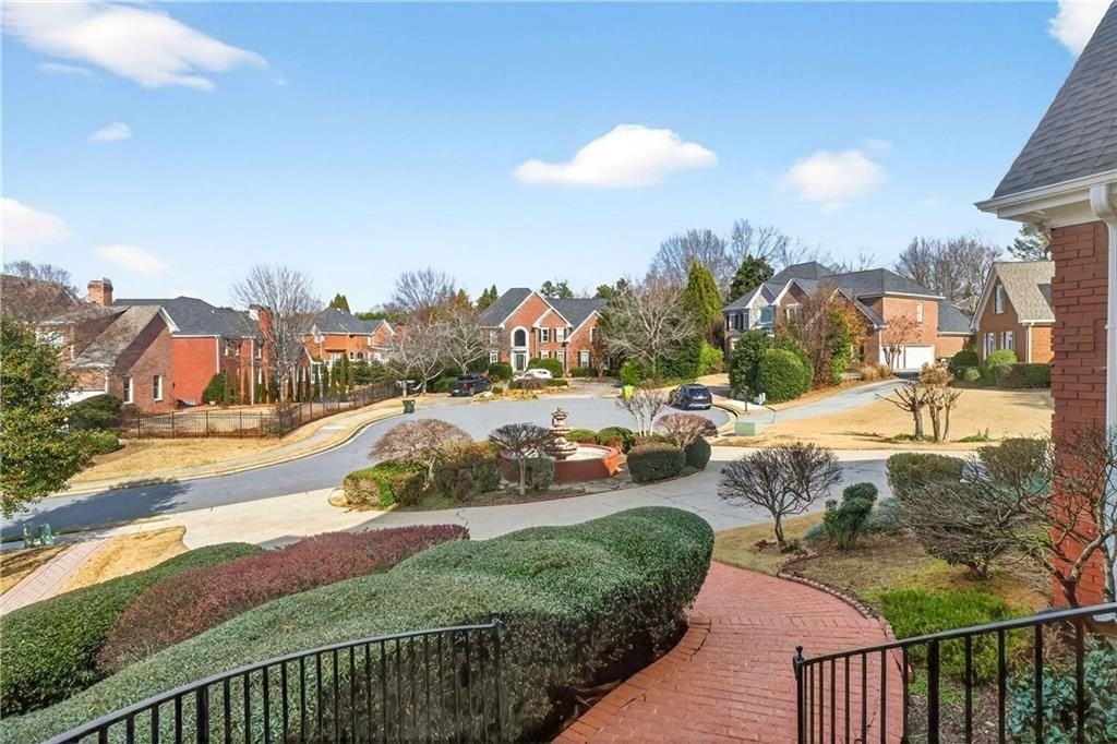 235 Summerhouse Ln - Photo 3 of 50