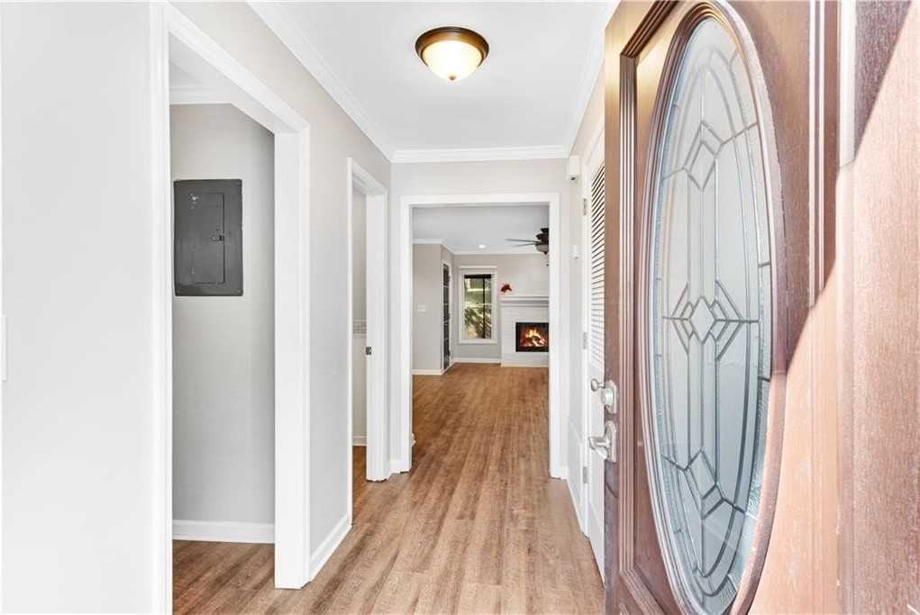 1420 Old Virginia Ct Se - Photo 3 of 31