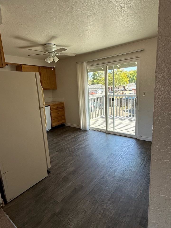 577 W Berdine St #C - Photo 3 of 9