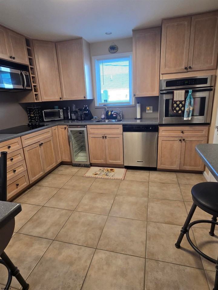 231 N Wyoming Ave - Photo 4 of 8