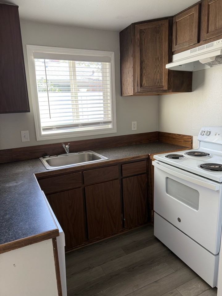 491 Northwest Barbur BoulevardUnit 2 #2 - Photo 5 of 11