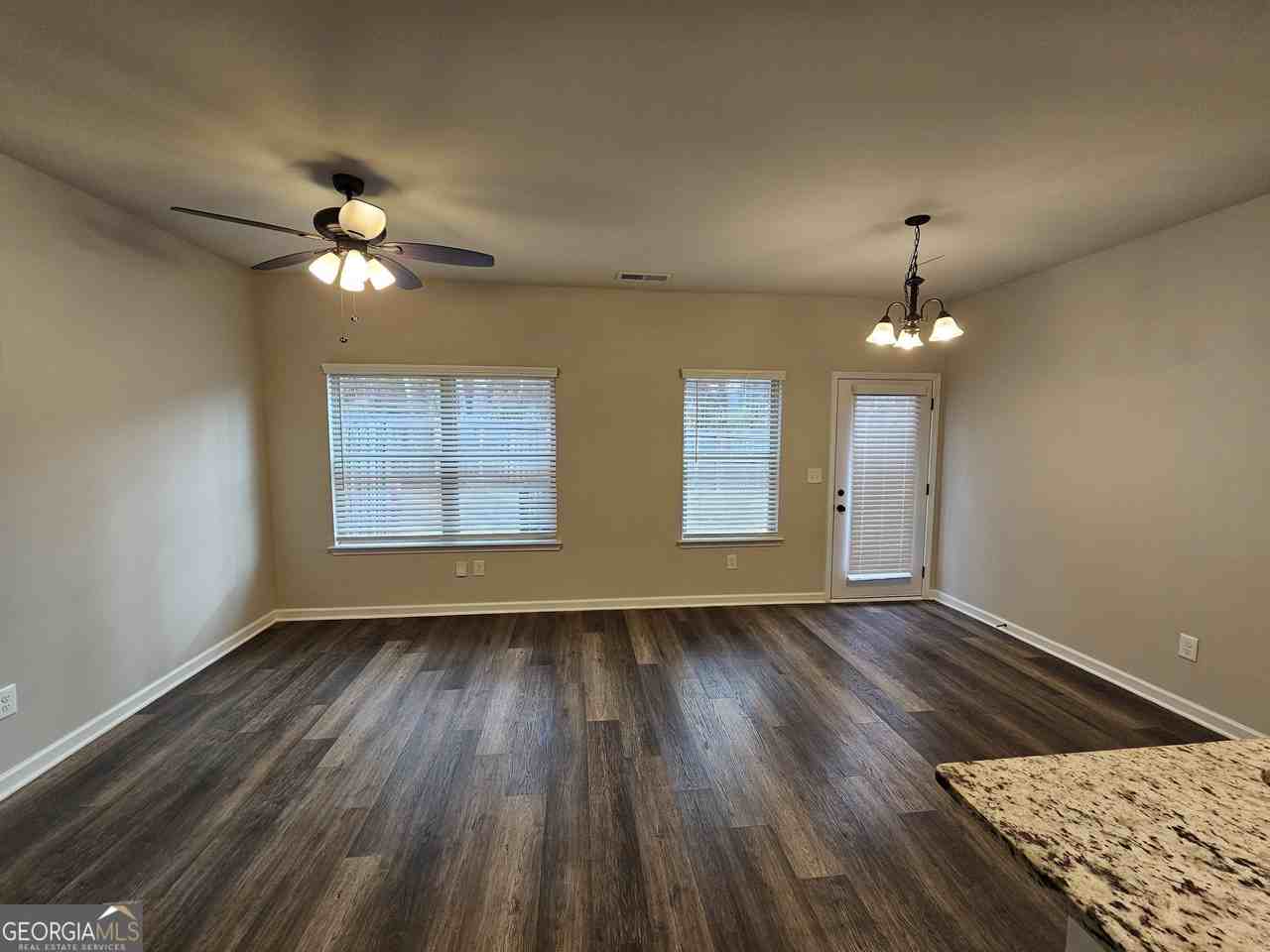 6056 Oak Bend Ct - Photo 5 of 15