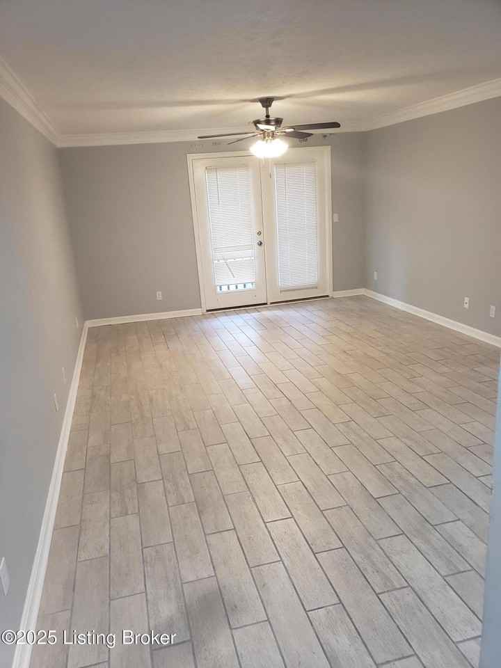 100 E Florence Ave Apt 7 #7 - Photo 6 of 14