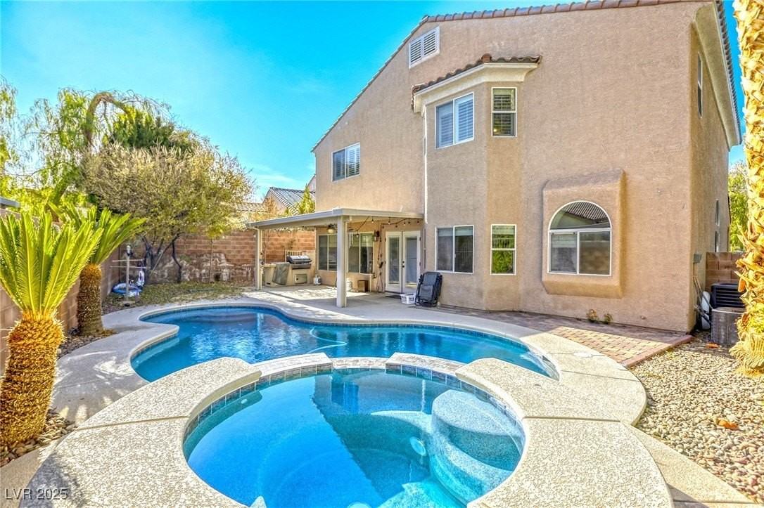 756 Ezzat St - Photo 7 of 43