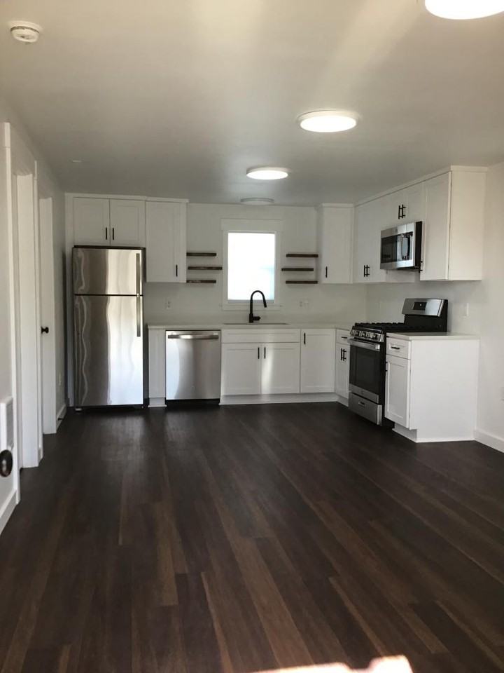 741 Avenue BUnit 4 #4 - Photo 2 of 5