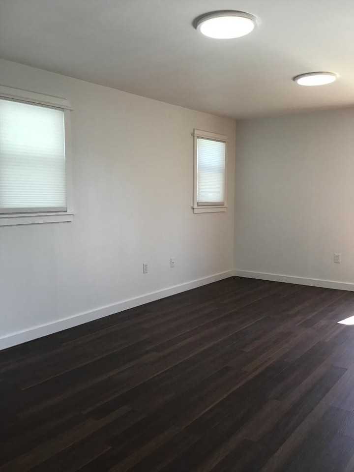 741 Avenue BUnit 4 #4 - Photo 4 of 5