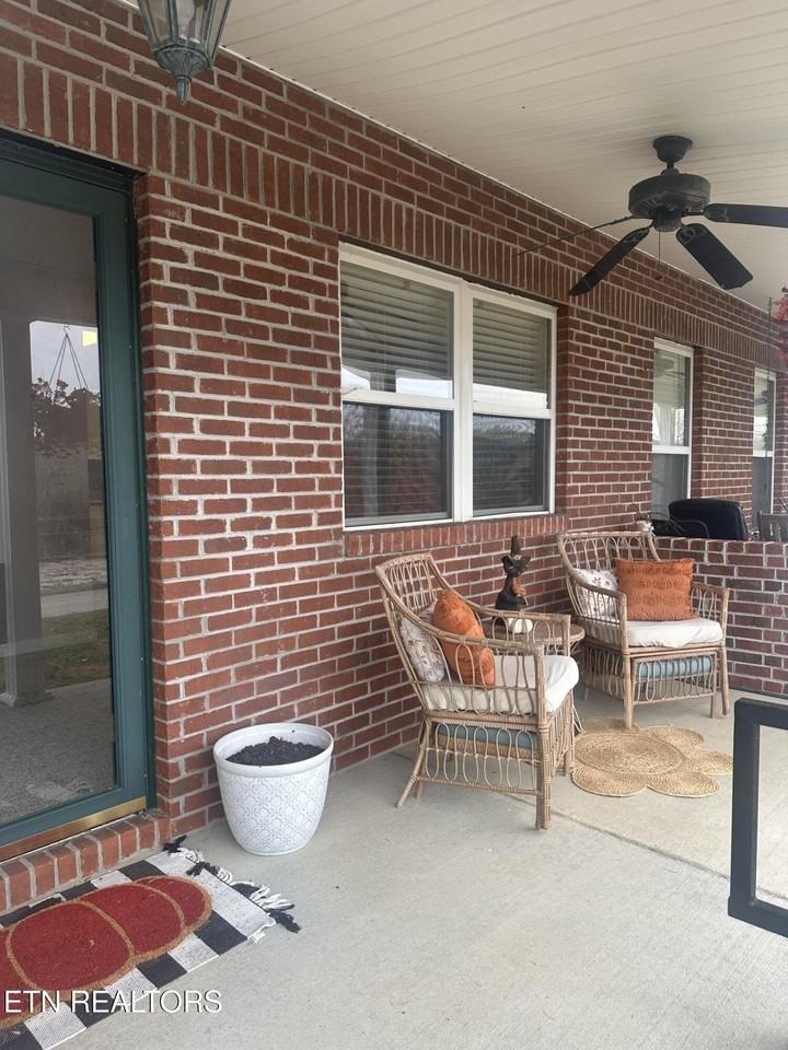 132 Hackberry Way - Photo 3 of 8