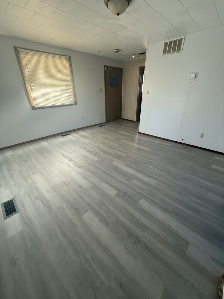 1230 E 6th Ave #1 - Photo 3 of 12