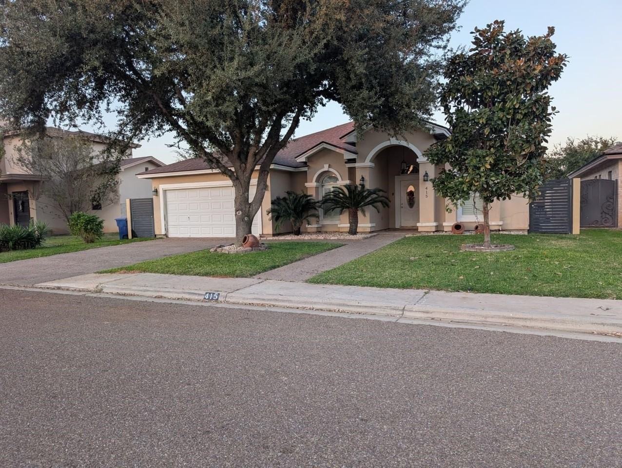 415 Starling Creek Loop - Photo 4 of 33