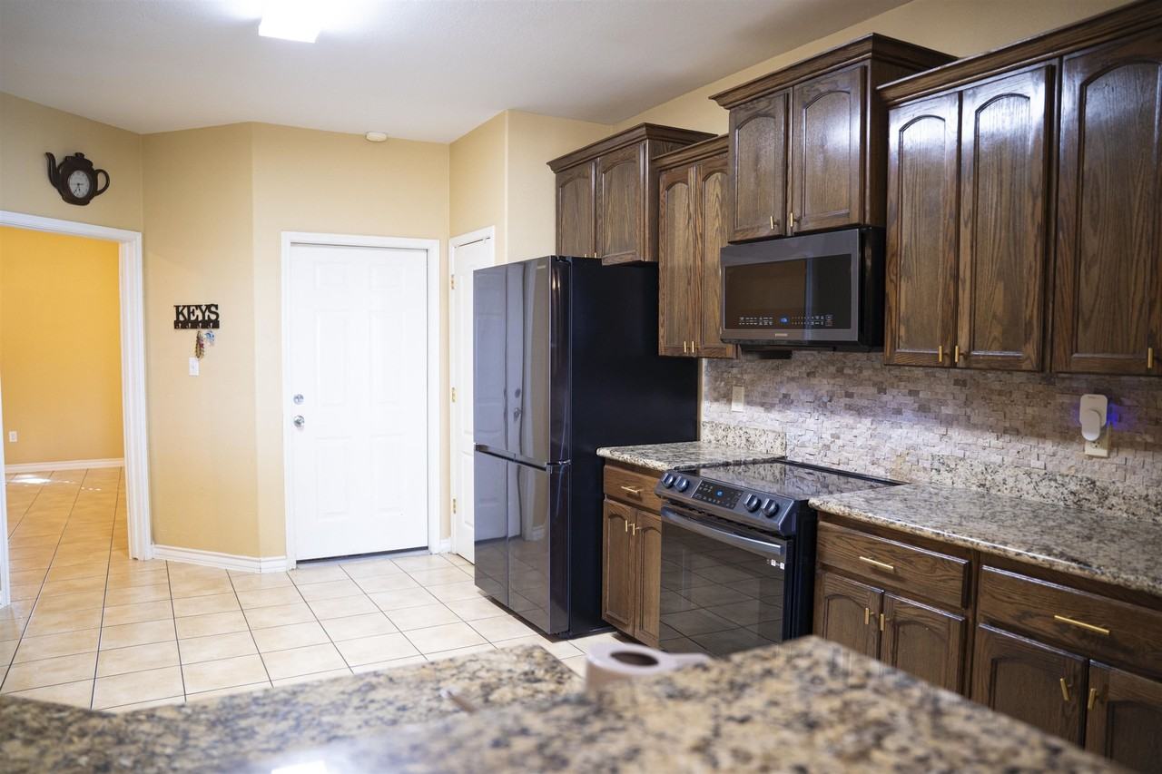 415 Starling Creek Loop - Photo 6 of 33