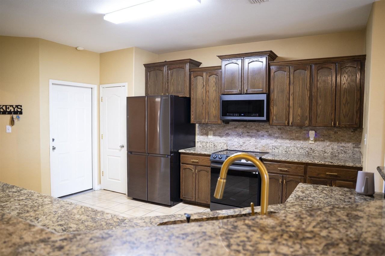 415 Starling Creek Loop - Photo 7 of 33