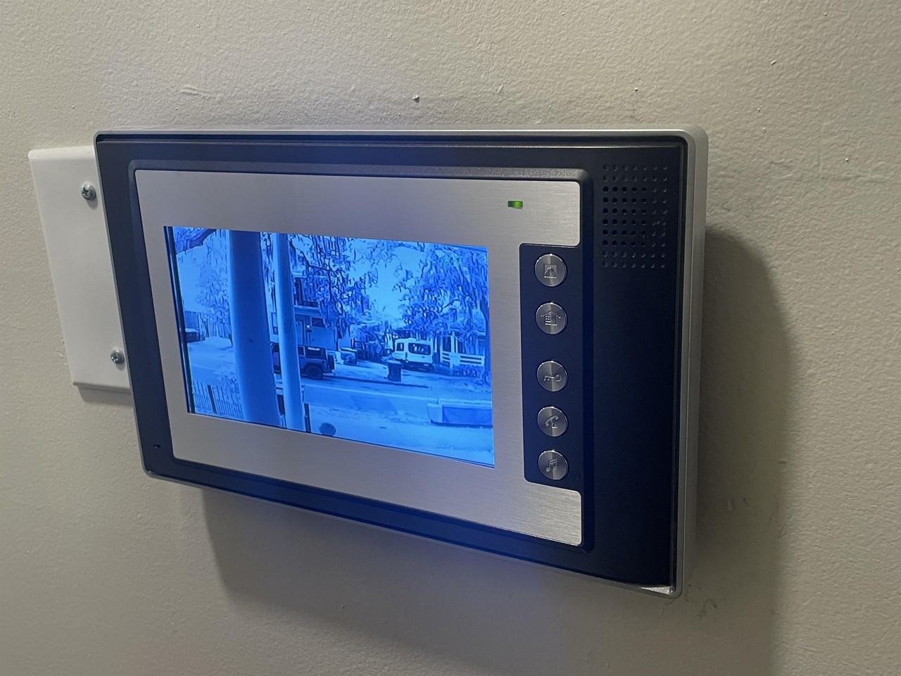 412 E 38 - Photo 5 of 21