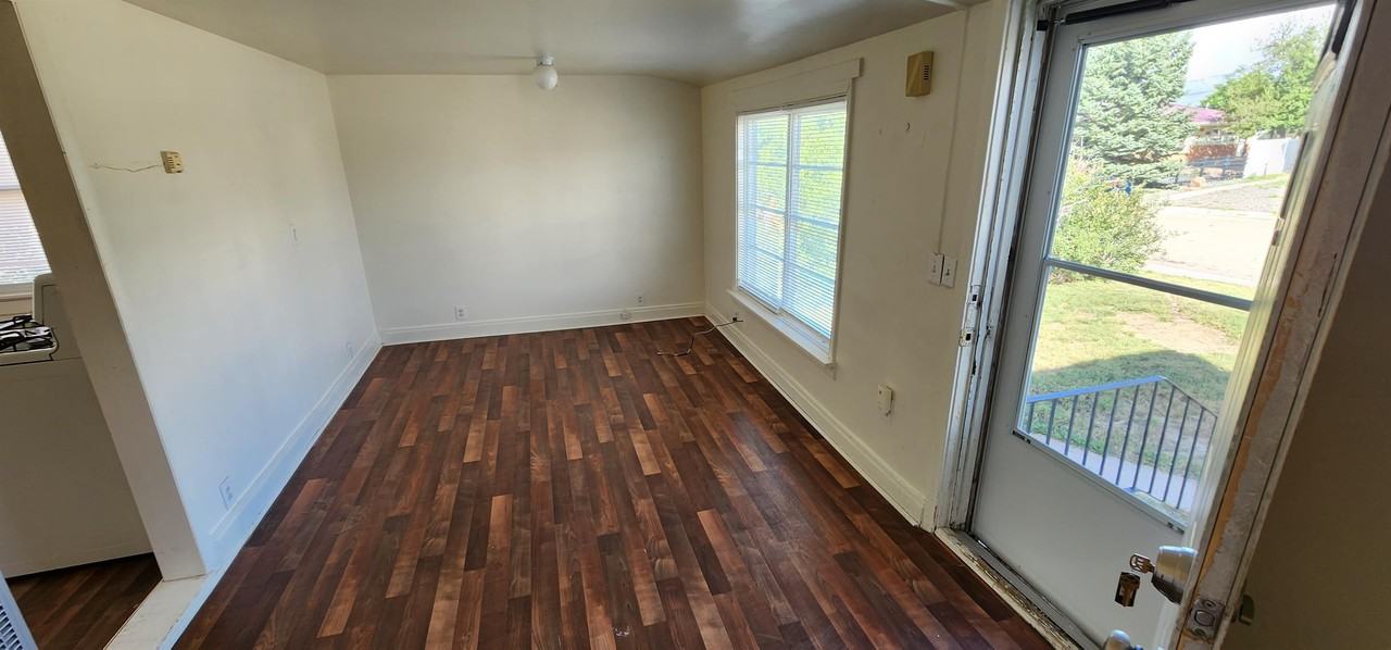 1925 East 16th Street - Photo 3 of 6