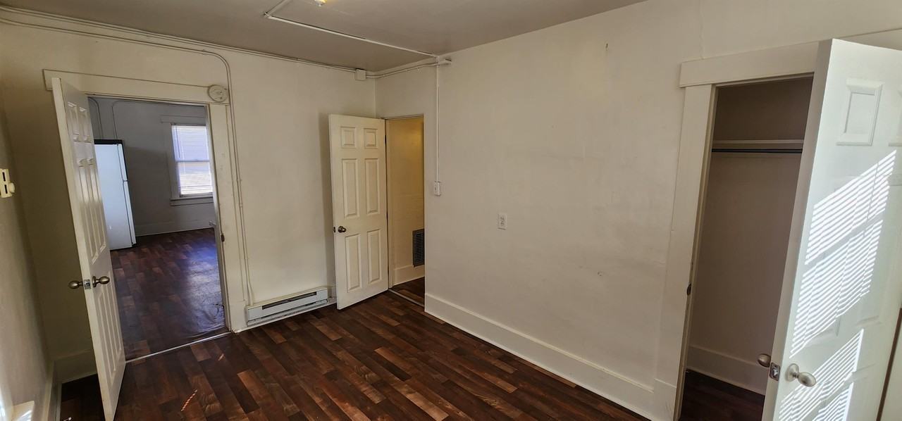 1925 East 16th Street - Photo 4 of 6