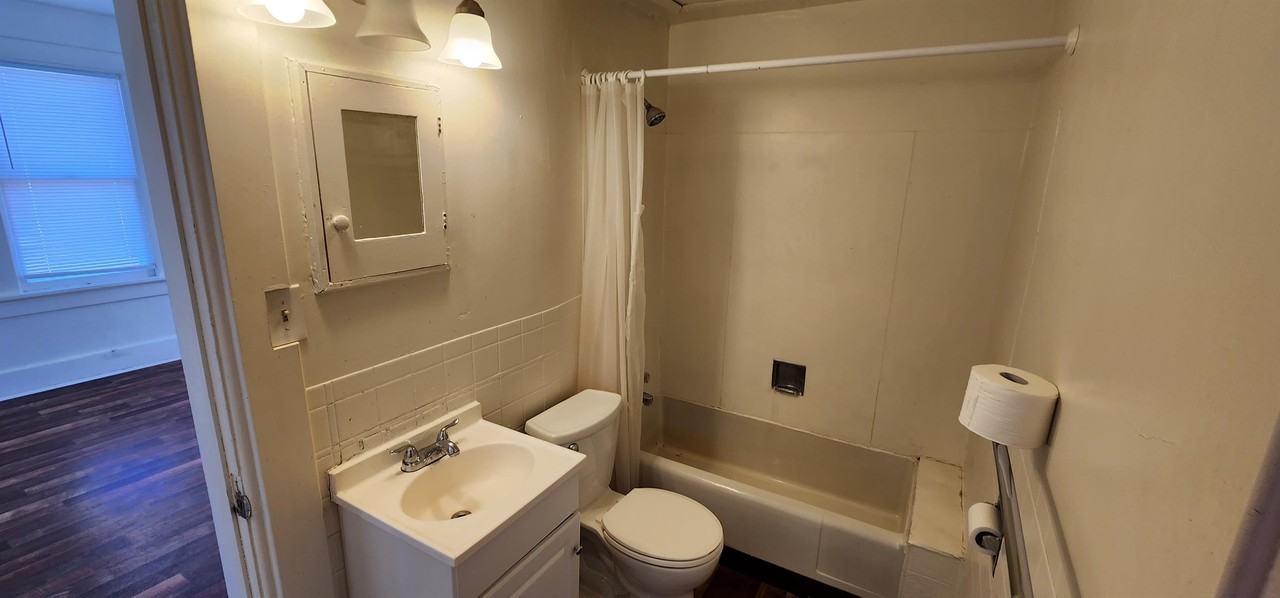 1925 East 16th Street - Photo 5 of 6