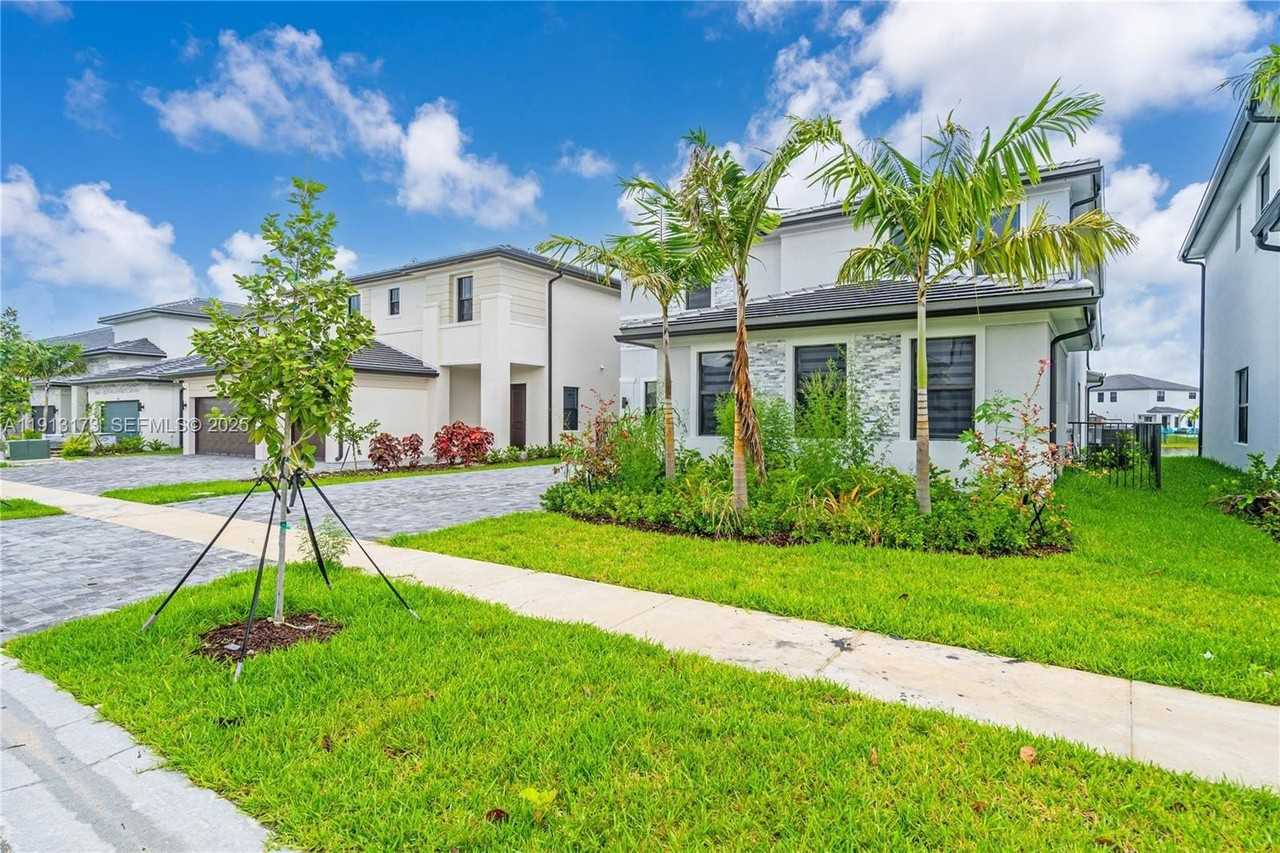 4276 Sw 173rd Ave - Photo 3 of 49