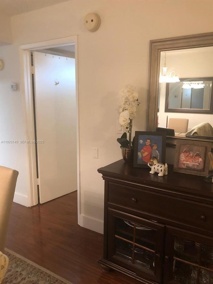 1207 Bahama Bnd #E2 - Photo 4 of 11