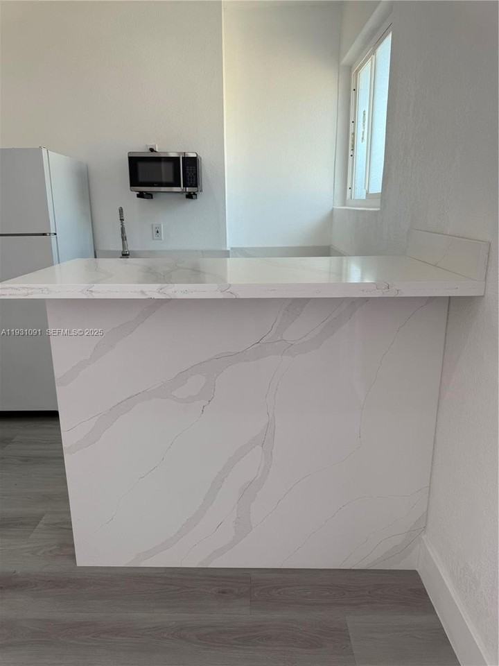 2321 Nw 85th Ave #1 - Photo 3 of 19