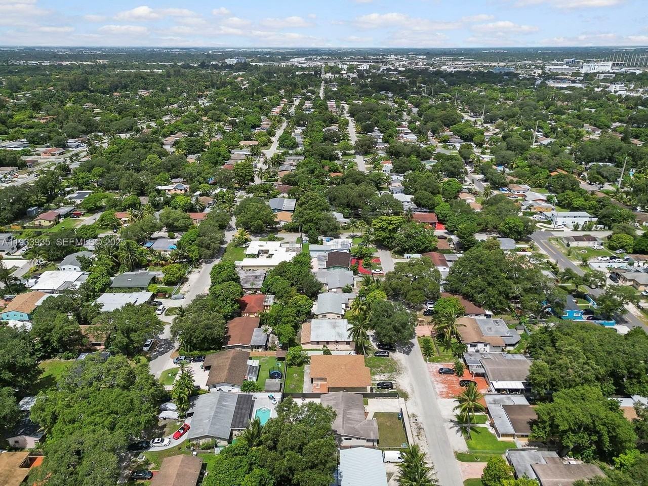 560 Ne 161st St #0 - Photo 5 of 45