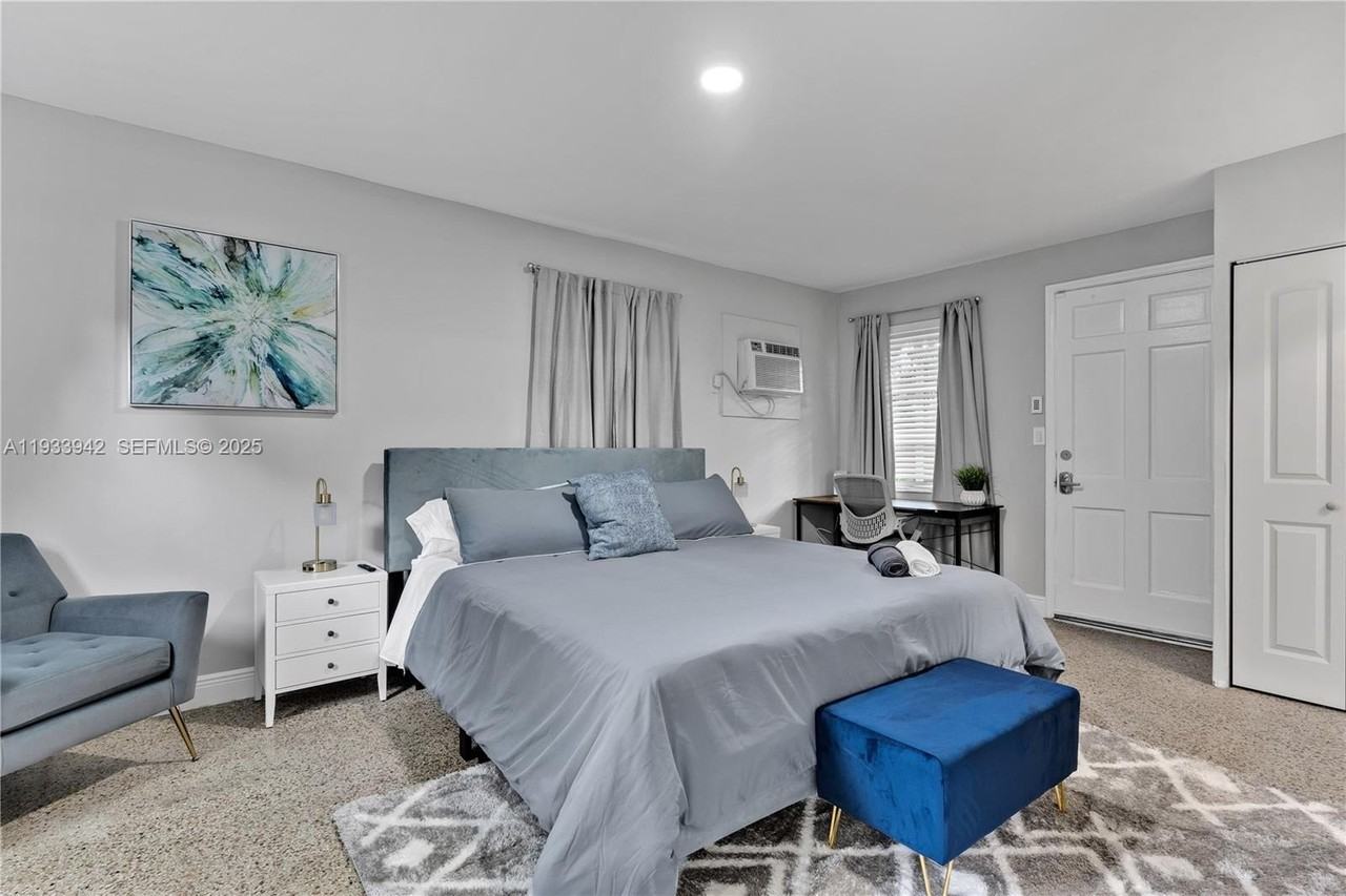 427 Ne 107th St #2 - Photo 6 of 14