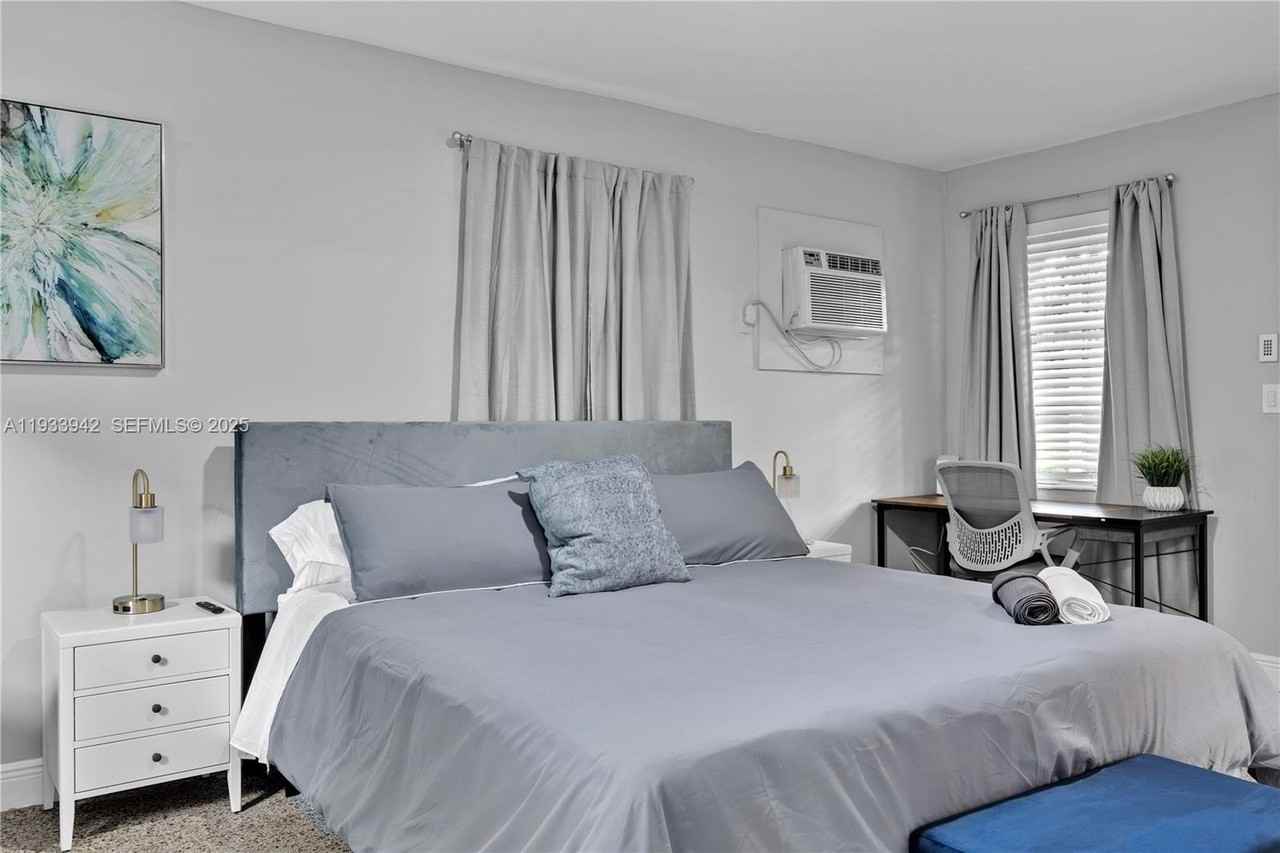 427 Ne 107th St #2 - Photo 7 of 14