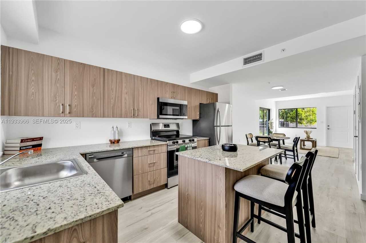 155 Nw 160th St #TH2 - Photo 2 of 28