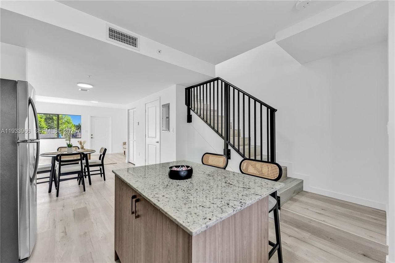 155 Nw 160th St #TH2 - Photo 5 of 28