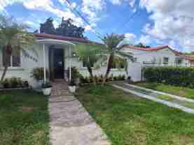 3052 Sw 6th St #B - Photo 1 of 1