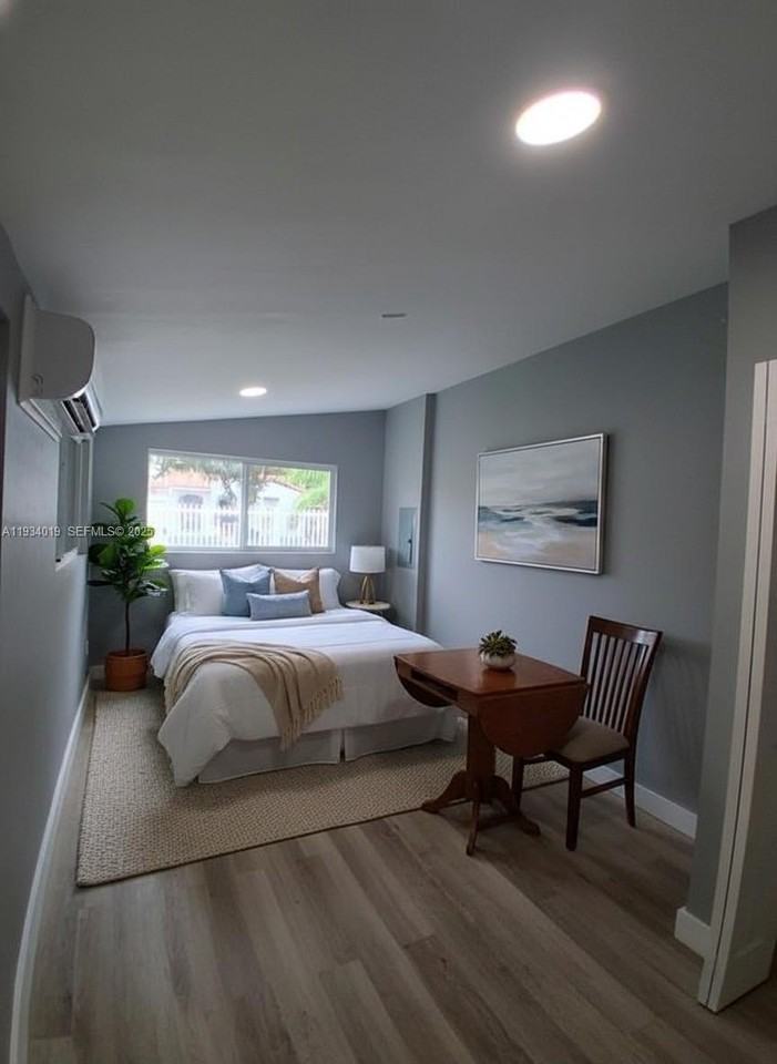 3052 Sw 6th St #B - Photo 7 of 10